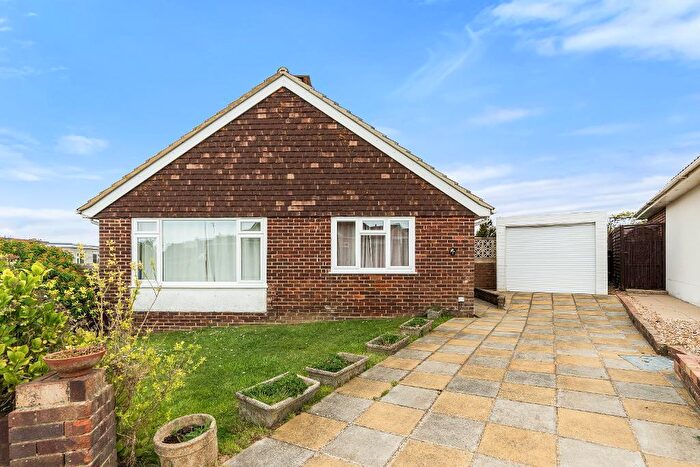 2 Bedroom Bungalow For Sale In Hawth Rise, Seaford, East Sussex, BN25