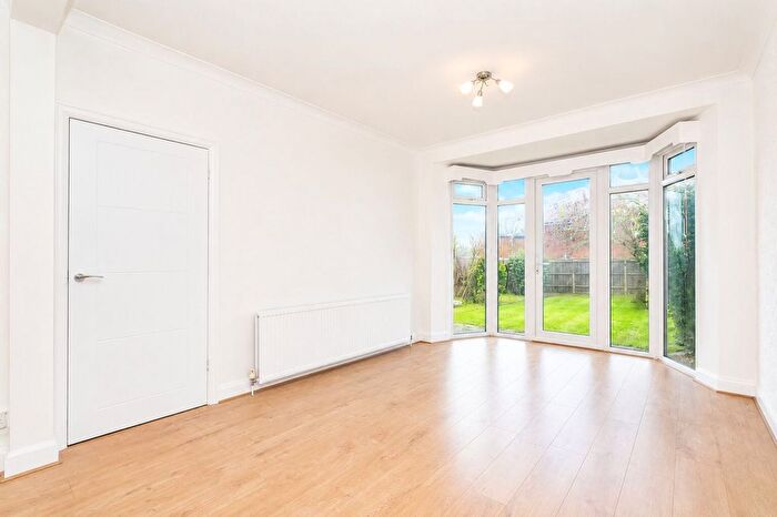 3 Bedroom Semi-Detached House To Rent In Bush Grove, Stanmore, HA7