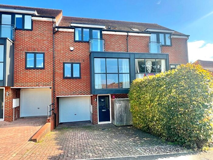 3 Bedroom Terraced House For Sale In Windmill Road, Aldershot, Hampshire, GU12