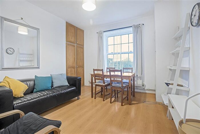 2 Bedroom Flat To Rent In County Street, Borough, SE1