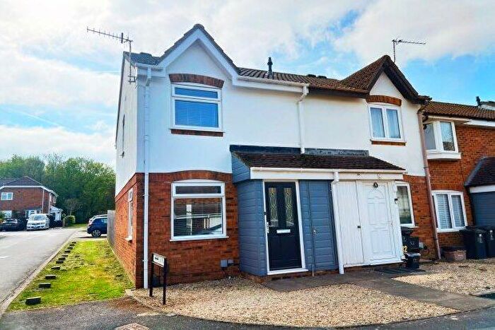 2 Bedroom Property To Rent In Kimbolton Close, Swindon, SN5