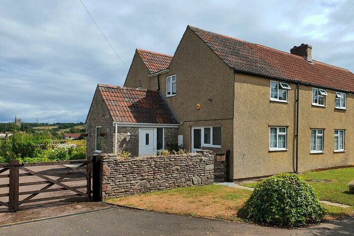 4 Bedroom Semi-Detached House For Sale In Broad Lane, Westerleigh, BS37