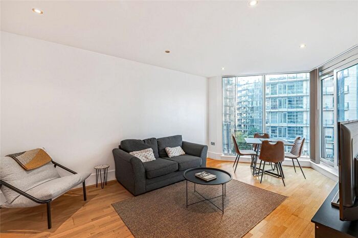 2 Bedroom Flat To Rent In Juniper Drive, London, SW18