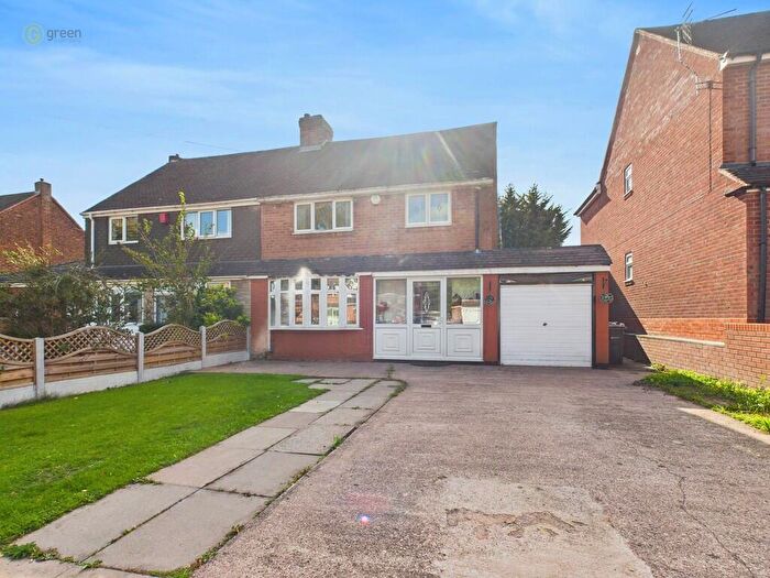 3 Bedroom Semi-Detached House For Sale In Orton Avenue, Walmley, B76