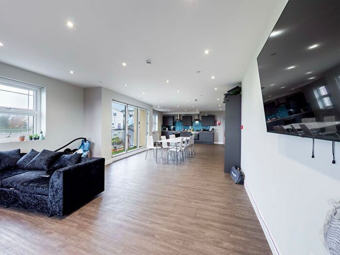 10 Bedroom Flat To Rent In King Edward's Road, Swansea, SA1