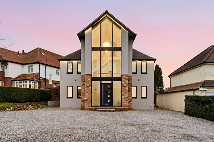 4 Bedroom Detached House For Sale In Green Lane, Lower Kingswood, KT20