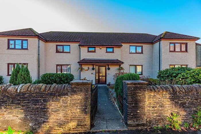 3 Bedroom Retirement Property For Sale In Thomas Street, Abertridwr, Caerphilly, CF83