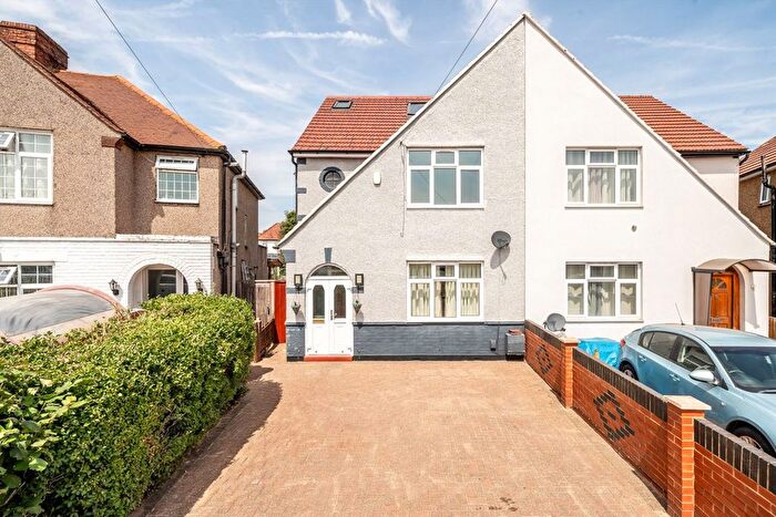 4 Bedroom Semi Detached House To Rent In Dalmeny Crescent, Hounslow, TW3