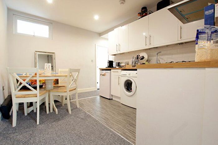 1 Bedroom Maisonette To Rent In Brookwood Road, London, SW18