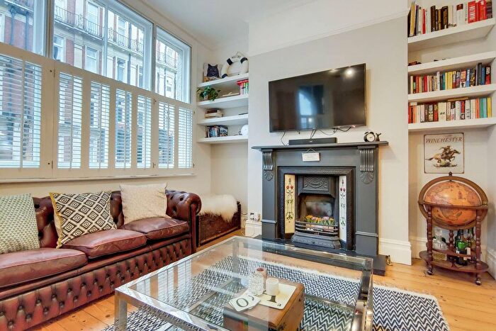 2 Bedroom Flat To Rent In Lower Richmond Road, West Putney, London, SW15