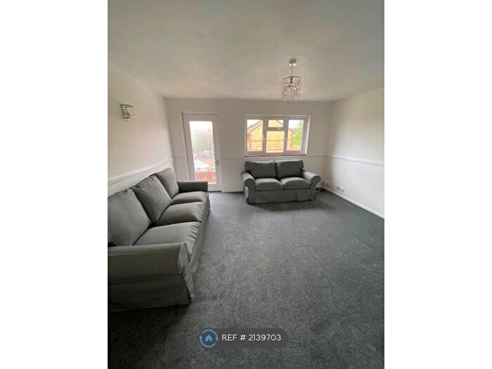 2 Bedroom Maisonette To Rent In Lilian Road, London, SW16