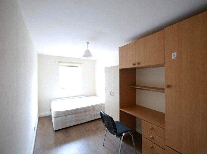 4 Bedroom Apartment To Rent In Galway Street, London, EC1V