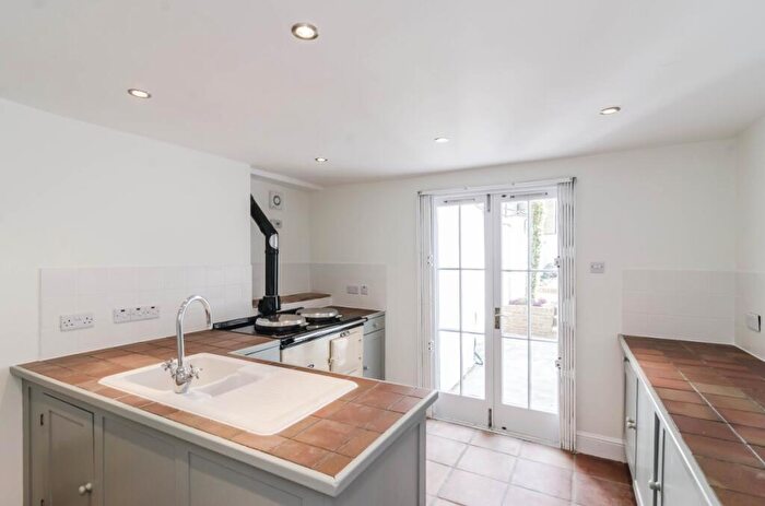 3 Bedroom Terraced House To Rent In Colebrooke Row London, N1