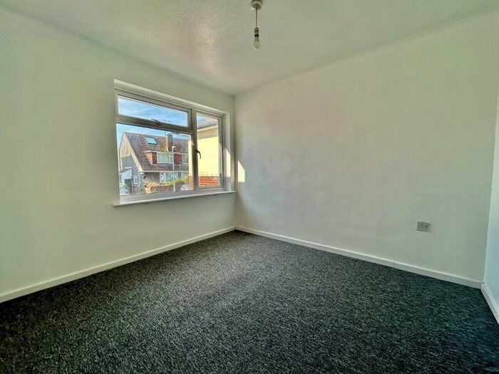 2 Bedroom Detached Bungalow To Rent In Thornhill Rise, Portslade, Brighton, BN41