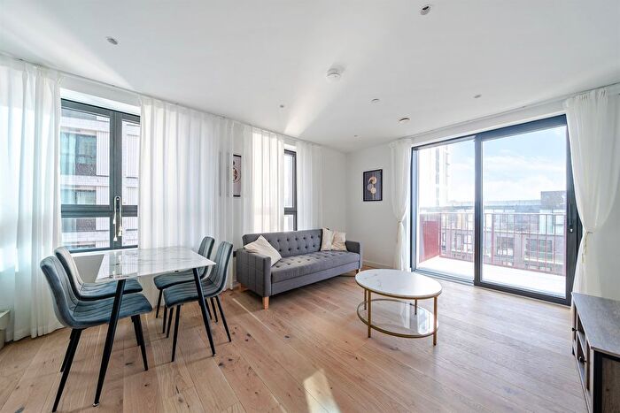 2 Bedroom Flat To Rent In Beacon, Pilot Walk, Peninsula Gardens, Lower Riverside, Greenwich Peninsula, SE10