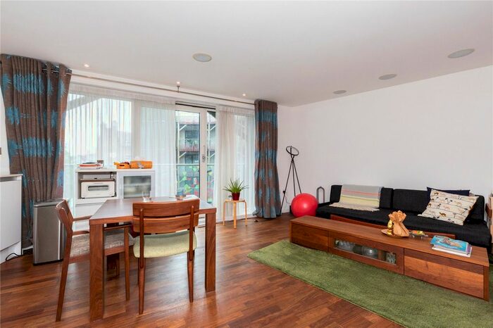 1 Bedroom Flat To Rent In Islington On The Green, A Islington Green, Angel, Islington, London, N1