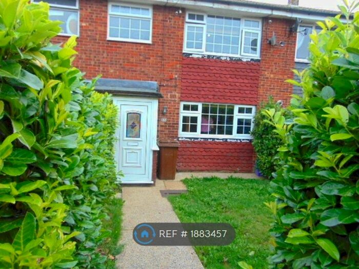 3 Bedroom Terraced House To Rent In Langdale Close, Rainham, Gillingham, ME8