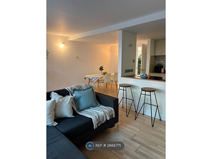2 Bedroom Flat To Rent In Mile End Road, London, E1