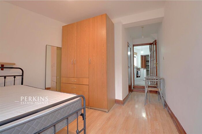 Studio To Rent In Greenford, UB6