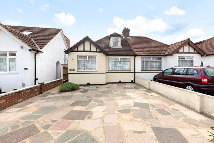 4 Bedroom Semi Detached House For Sale In Old Farm Avenue, Sidcup, DA15