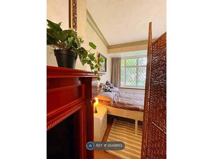 1 Bedroom Flat To Rent In Frays Avenue, West Drayton, UB7