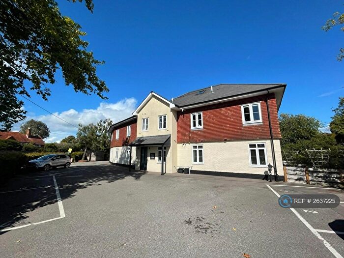 1 Bedroom Flat To Rent In Dunleys Hill, North Warnborough, Hook, RG29