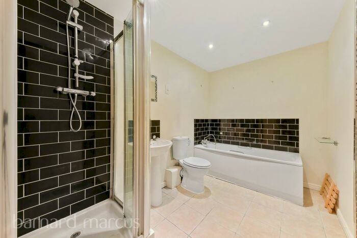 2 Bedroom Apartment To Rent In Sumner Road, London, SE15