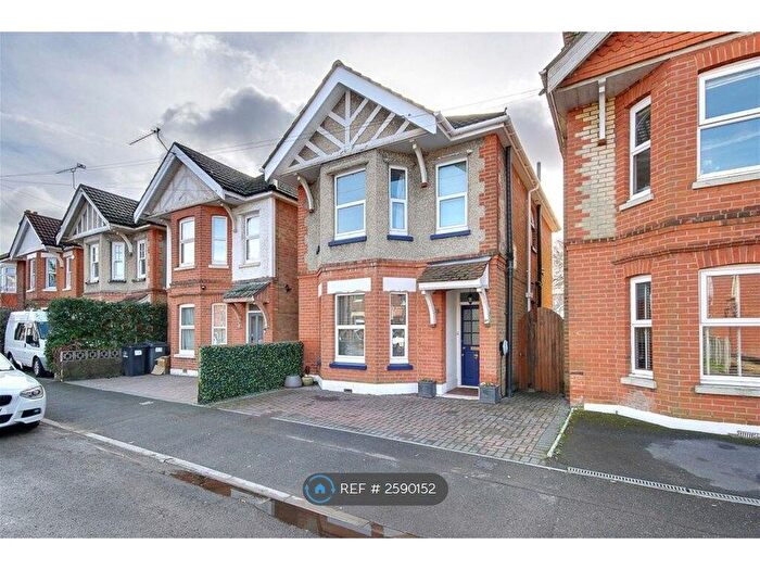 4 Bedroom Detached House To Rent In Hankinson Road, Bournemouth, BH9