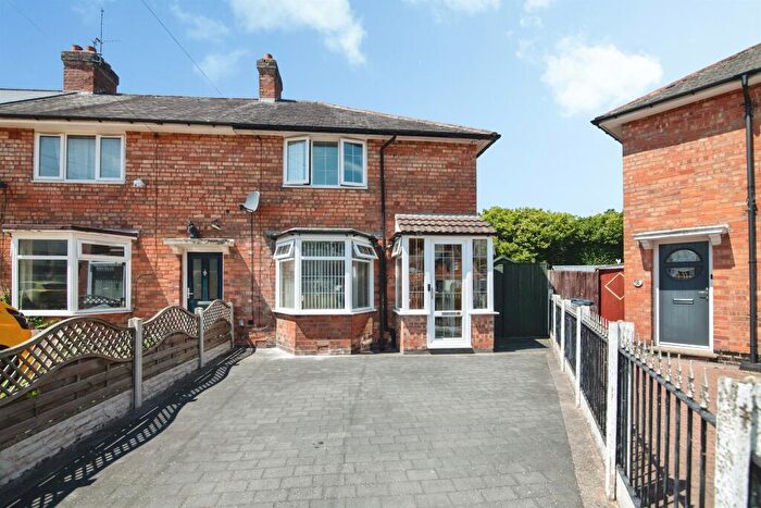 3 Bedroom End Of Terrace House For Sale In Rawdon Grove, Birmingham, B44