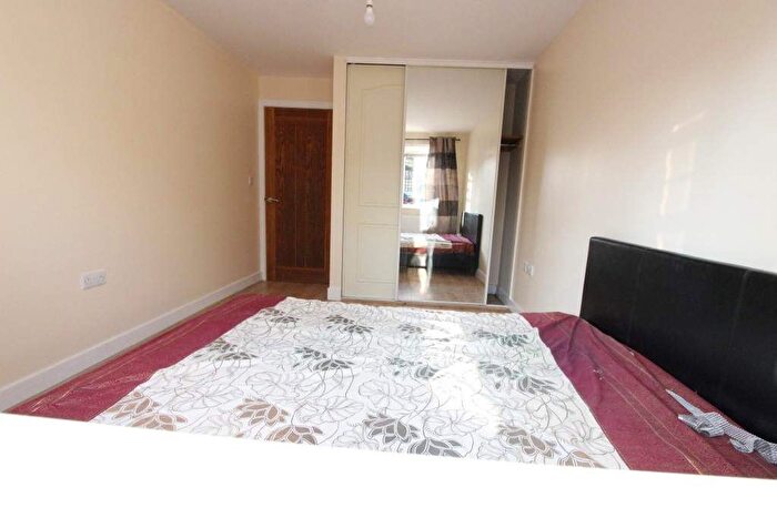 2 Bedroom Flat To Rent In Westfield Lane, Harrow, HA3