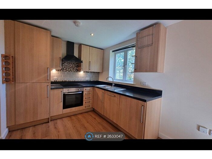 2 Bedroom Flat To Rent In Albert Road, Morley, LS27