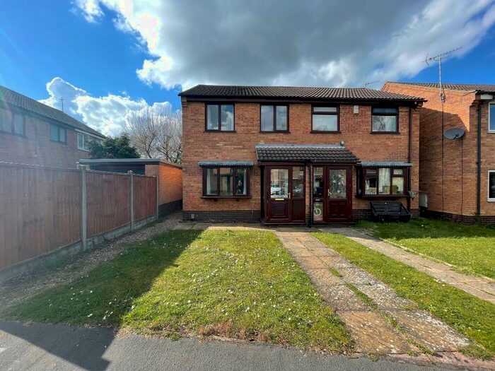 3 Bedroom Semi-Detached House To Rent In Kelstern Close, Lincoln, LN6
