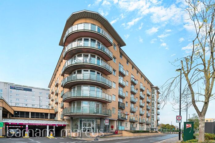 2 Bedroom Flat For Sale In Bedfont Lane, Feltham, TW13