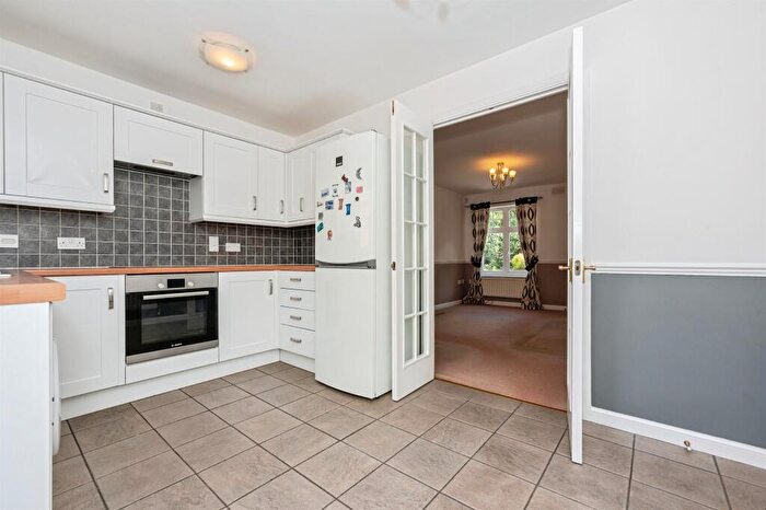 2 Bedroom Semi-Detached House For Sale In Newburgh Road, Grays, RM17