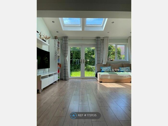 3 Bedroom Terraced House To Rent In Lucerne Close, Cambridge, CB1