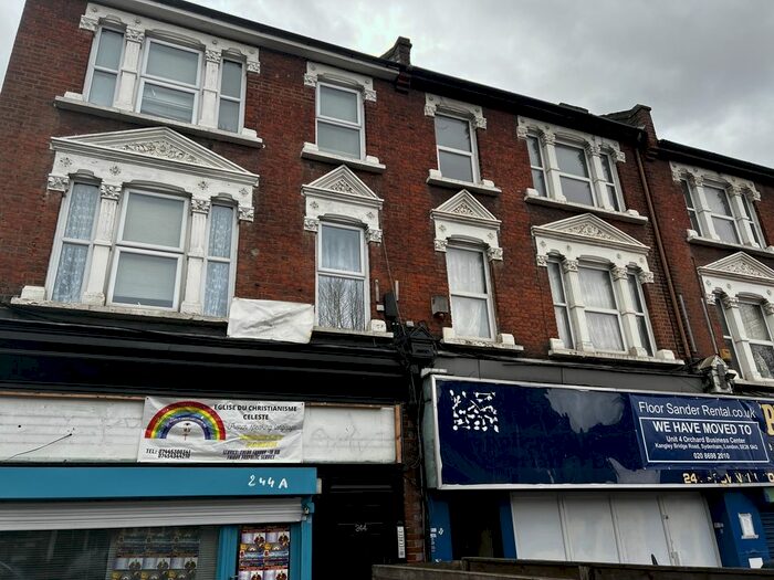 2 Bedroom Flat To Rent In Brownhill Road, London, SE6