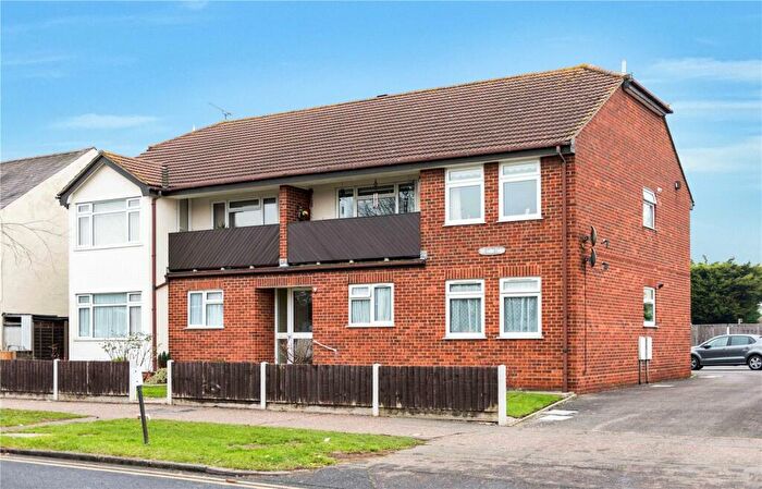 1 Bedroom Apartment For Sale In Herschell Road, Leigh-on-Sea, Essex, SS9