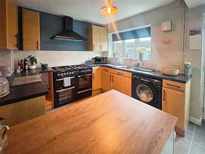 3 Bedroom Terraced House For Sale In Lawrence Avenue, Heath Town, Wolverhampton, West Midlands, WV10