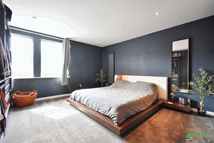 2 Bedroom Apartment For Sale In Isleworth Road, Exeter, EX4