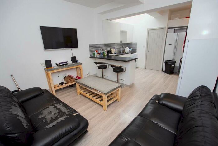 7 Bedroom House To Rent In Exeter Road, Birmingham, B29