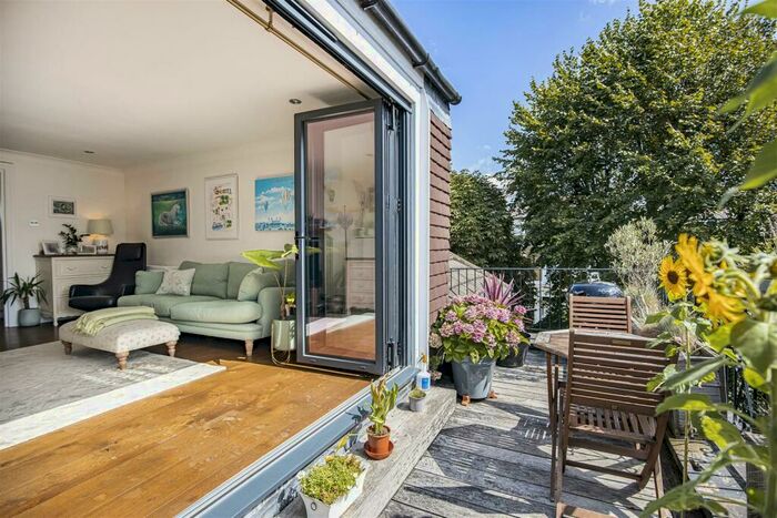 2 Bedroom Flat To Rent In Priory Road, South Hampstead, NW6