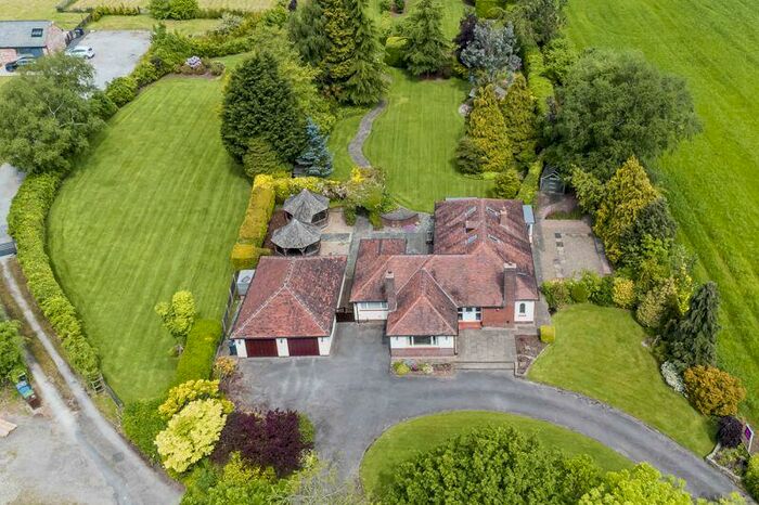 4 Bedroom Detached Bungalow For Sale In Liverpool Road, Rufford, L40