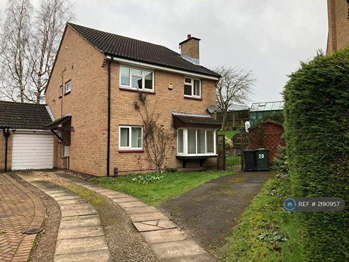 4 Bedroom Detached House To Rent In Aspen Mount, Leeds, LS16