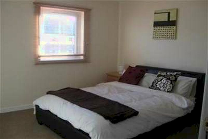 2 Bedroom Flat To Rent In Anwoth Street, Tollcross, G32