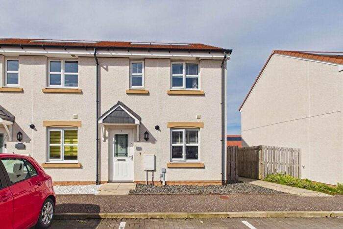 3 Bedroom End Of Terrace House For Sale In Banavie Terrace, Hamilton, ML3