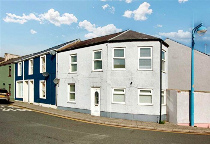 2 Bedroom Semi-Detached House For Sale In Queen Street, SA72