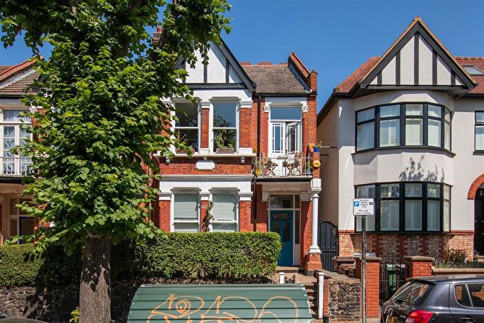 2 Bedroom Flat For Sale In Church Hill, Walthamstow, E17