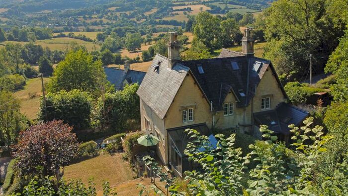 3 Bedroom Cottage For Sale In Wick Street, Stroud, GL6