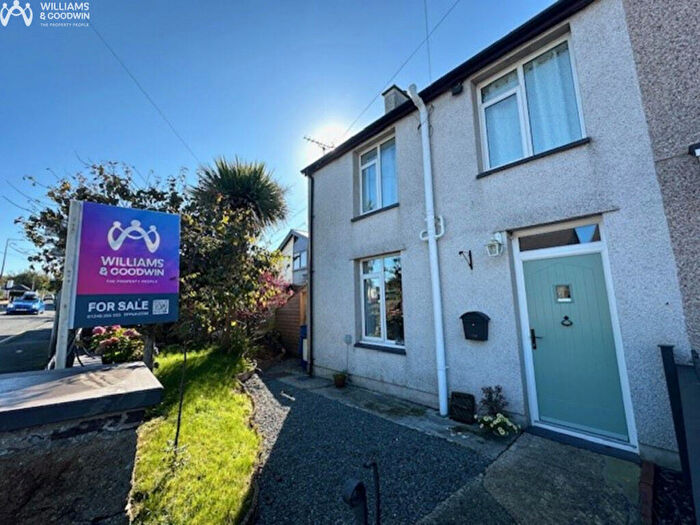 3 Bedroom End Of Terrace House For Sale In Ffordd Caergybi, Llanfairpwllgwyngyll, Anglesey, LL61