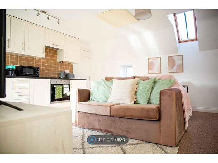 1 Bedroom Flat To Rent In Grove Road, Stratford Upon Avon, CV37